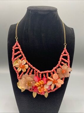 NWT Style and Co Coral and Peach Floral Beaded Statement Necklace